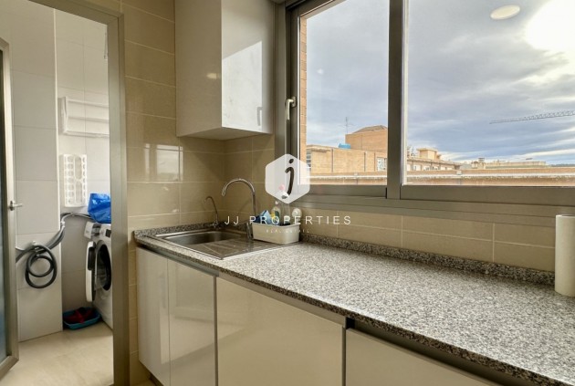 Aus zweiter Hand - Wohnung -
San Miguel de Salinas - Inland