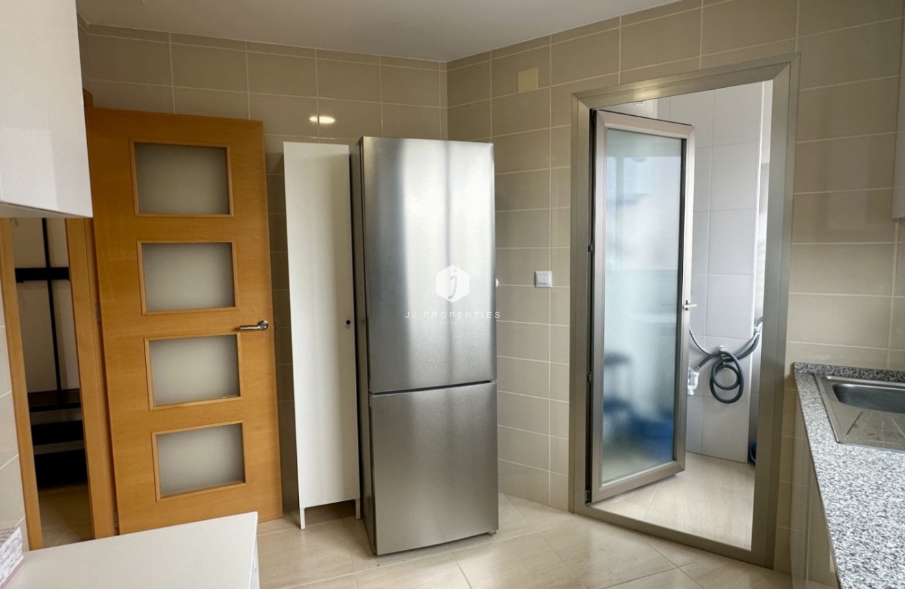 Aus zweiter Hand - Wohnung -
San Miguel de Salinas - Inland