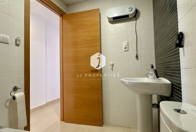 Aus zweiter Hand - Wohnung -
San Miguel de Salinas - Inland