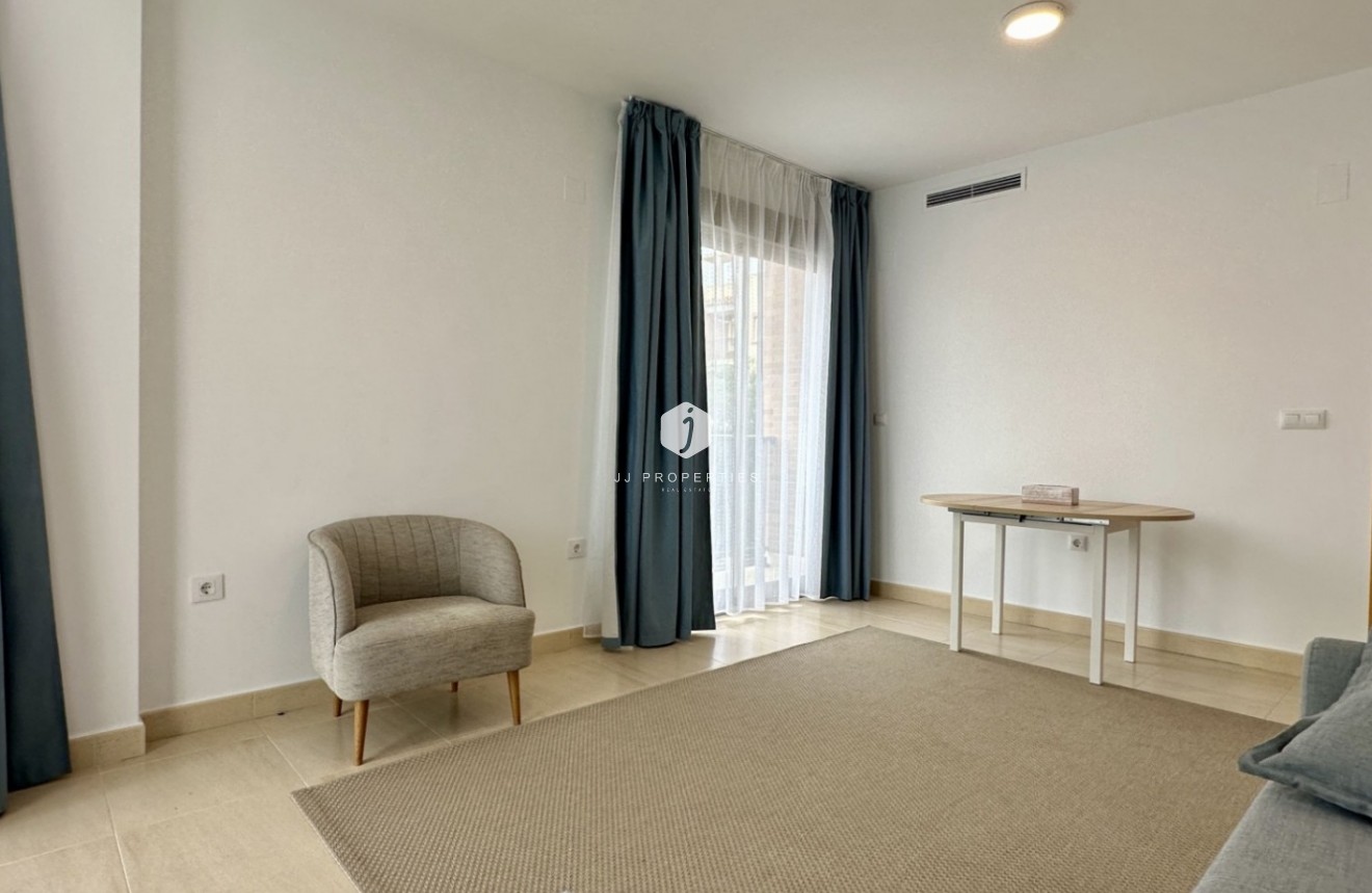 Aus zweiter Hand - Wohnung -
San Miguel de Salinas - Inland