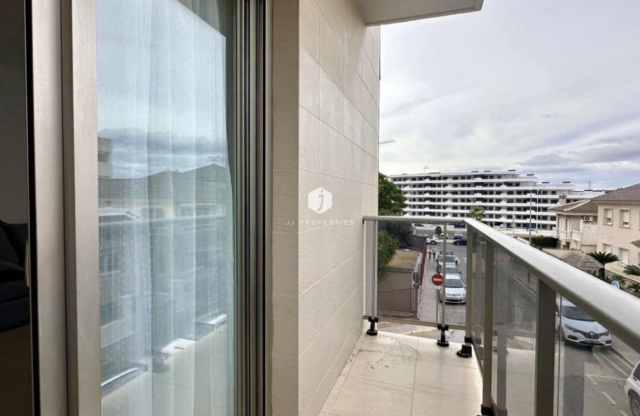 Aus zweiter Hand - Wohnung -
San Miguel de Salinas - Inland