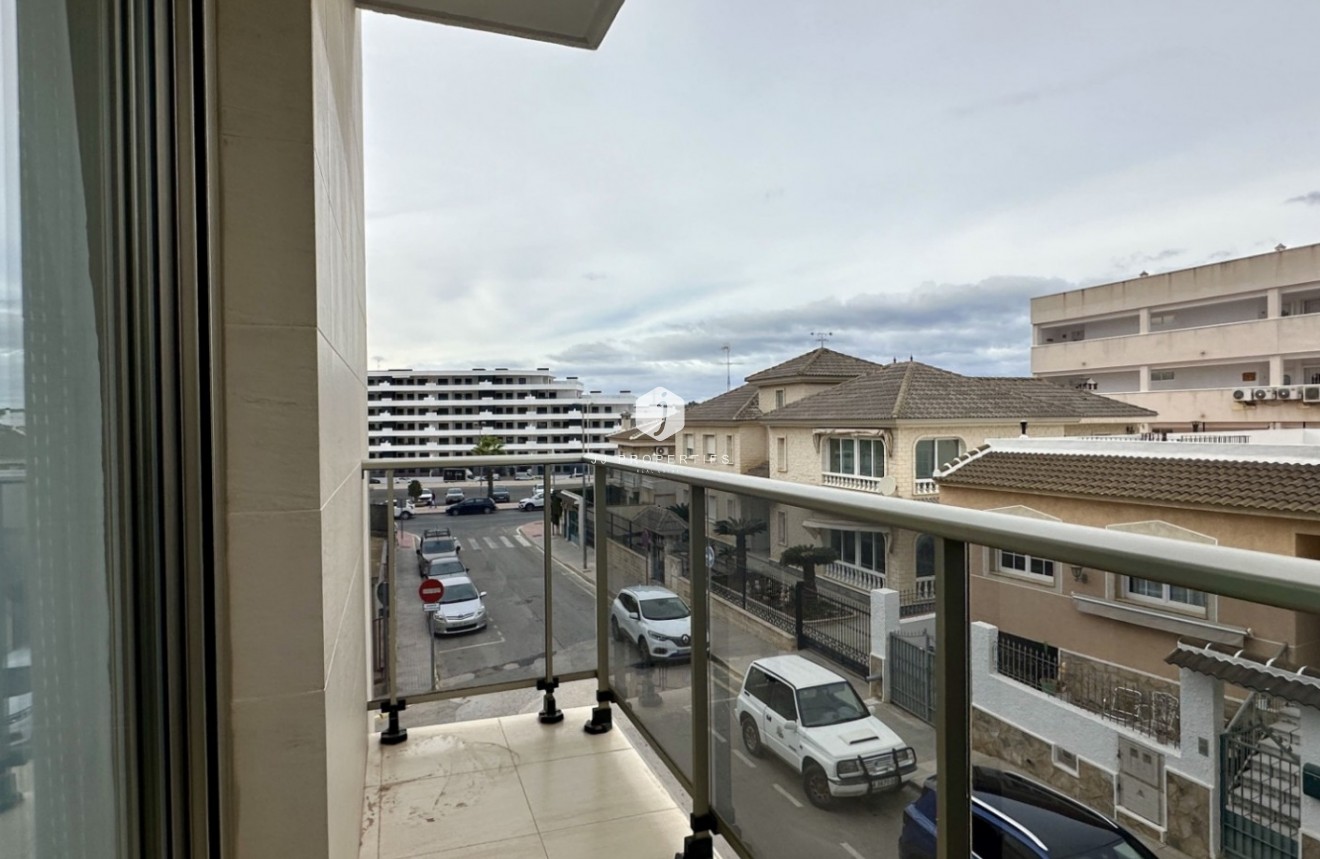 Aus zweiter Hand - Wohnung -
San Miguel de Salinas - Inland