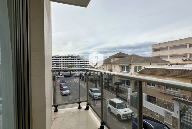 Aus zweiter Hand - Wohnung -
San Miguel de Salinas - Inland