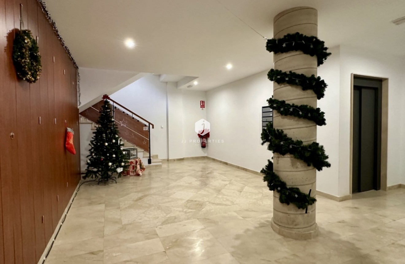 Aus zweiter Hand - Wohnung -
San Miguel de Salinas - Inland