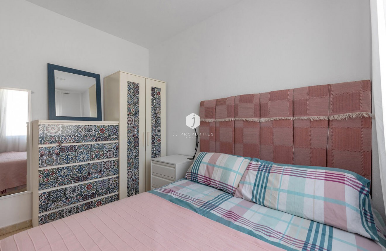 Aus zweiter Hand - Bungalow -
Orihuela Costa