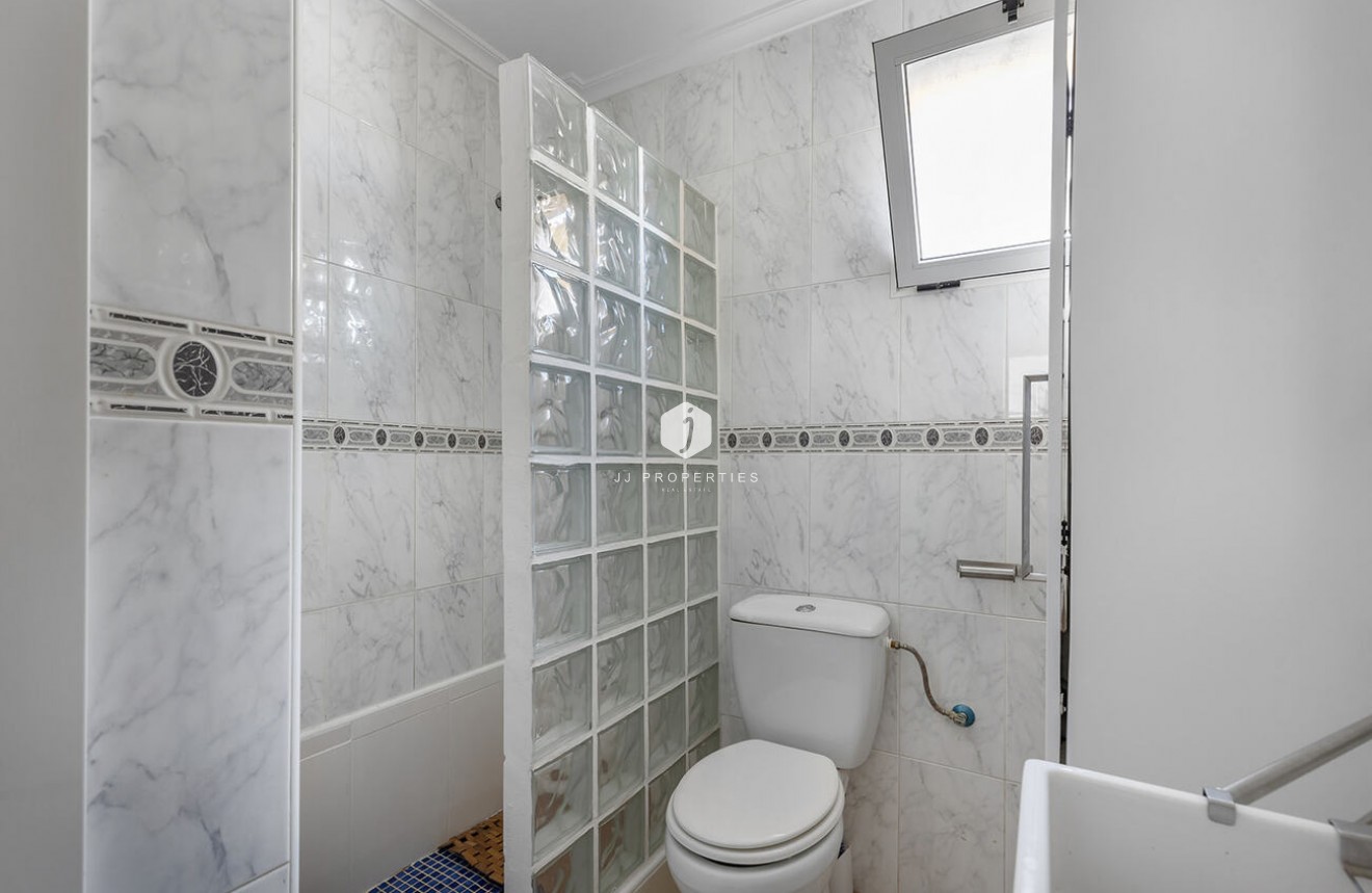 Aus zweiter Hand - Bungalow -
Orihuela Costa