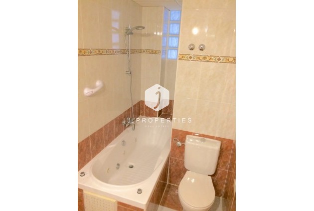 Aus zweiter Hand - Chalet -
Playa Flamenca - Costa Blanca