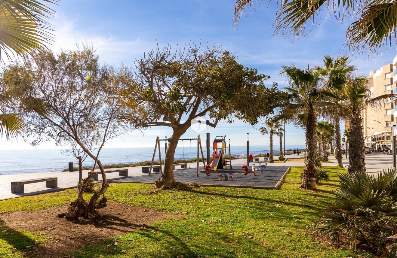 Aus zweiter Hand - Penthouse -
Torrevieja - Playa de los Locos