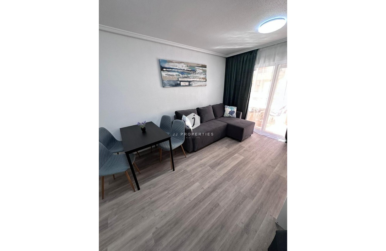 Aus zweiter Hand - Wohnung -
Torrevieja - Centro - Muelle Pesquero