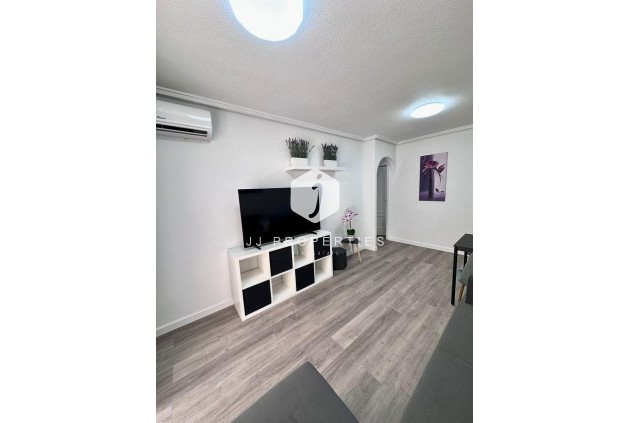 Aus zweiter Hand - Wohnung -
Torrevieja - Centro - Muelle Pesquero