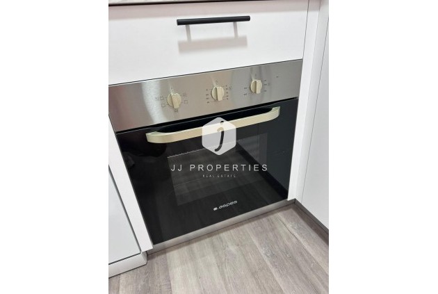 Aus zweiter Hand - Wohnung -
Torrevieja - Centro - Muelle Pesquero