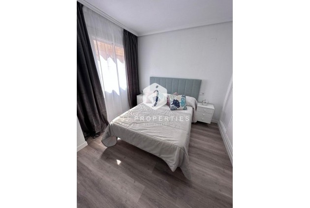 Aus zweiter Hand - Wohnung -
Torrevieja - Centro - Muelle Pesquero