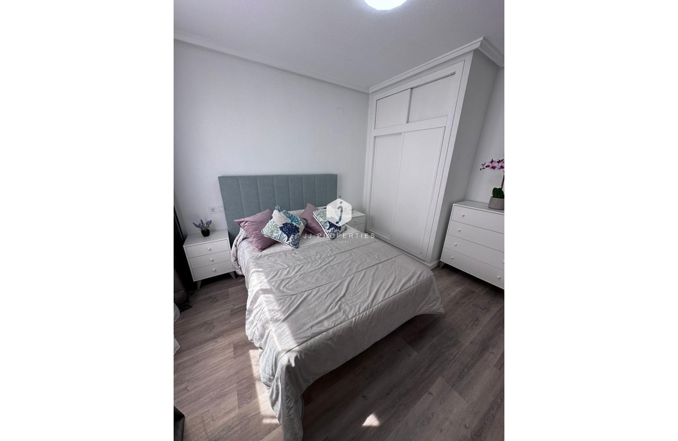 Aus zweiter Hand - Wohnung -
Torrevieja - Centro - Muelle Pesquero