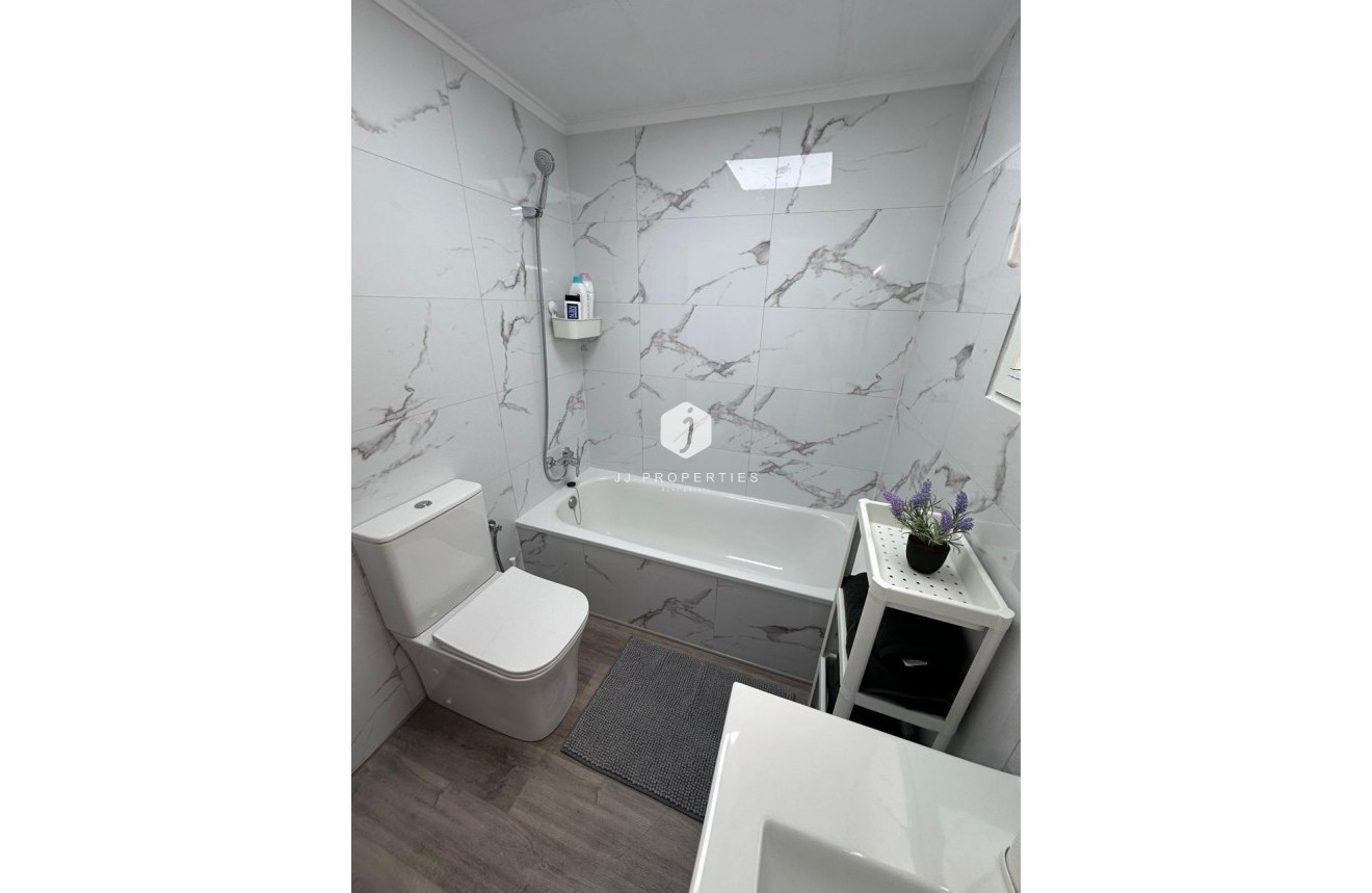 Aus zweiter Hand - Wohnung -
Torrevieja - Centro - Muelle Pesquero