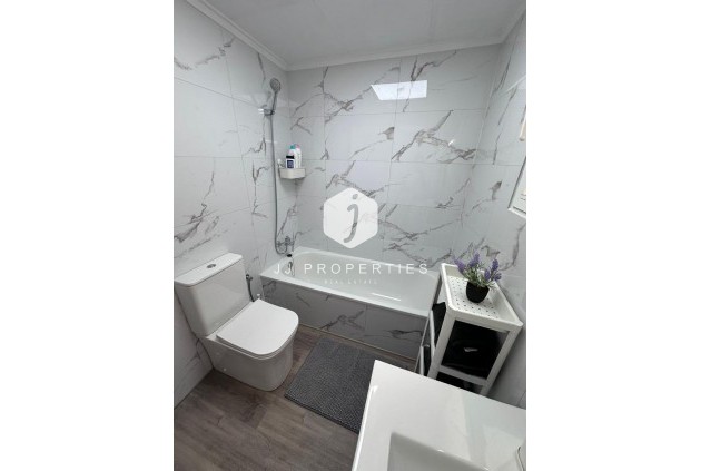 Aus zweiter Hand - Wohnung -
Torrevieja - Centro - Muelle Pesquero