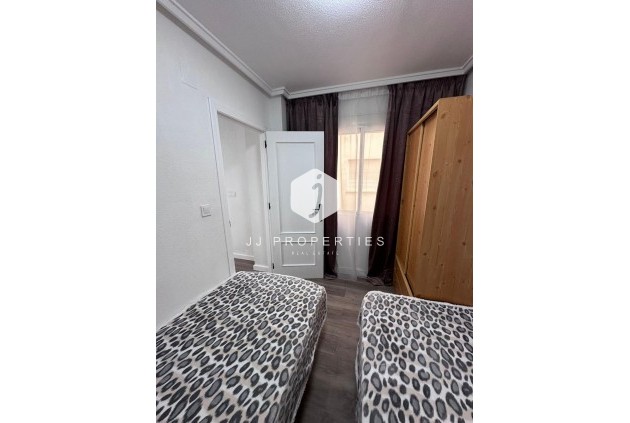 Aus zweiter Hand - Wohnung -
Torrevieja - Centro - Muelle Pesquero