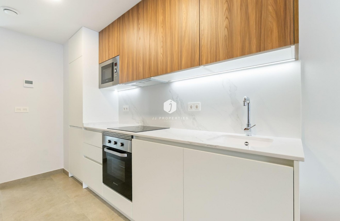 Resale - Apartment / flat -
Torrevieja - Playa del Cura