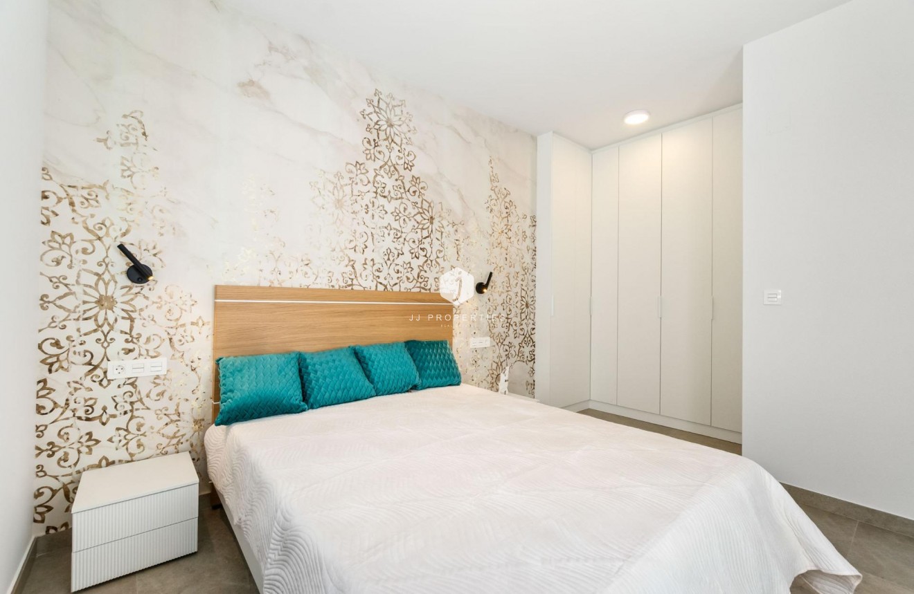 Resale - Apartment / flat -
Torrevieja - Playa del Cura