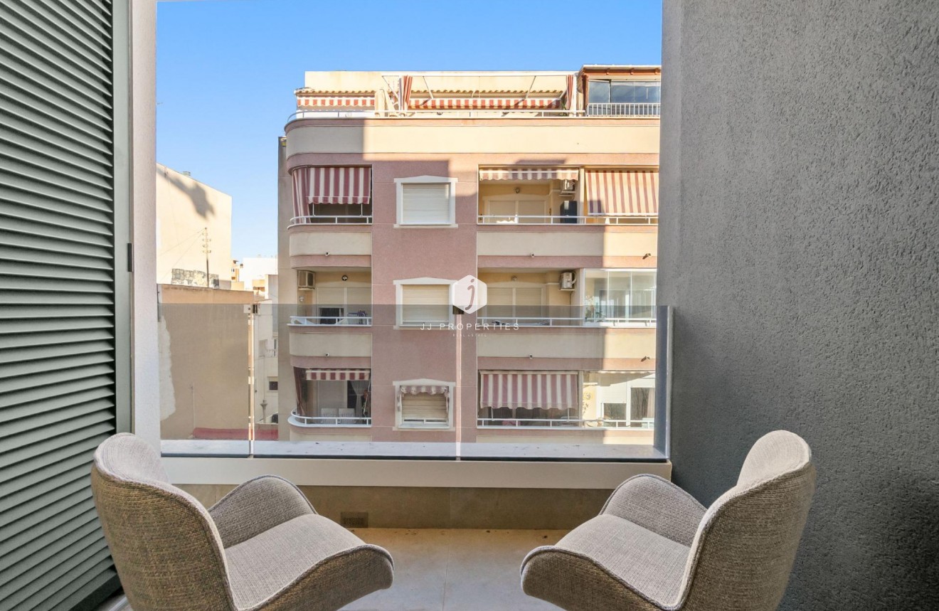 Resale - Apartment / flat -
Torrevieja - Playa del Cura