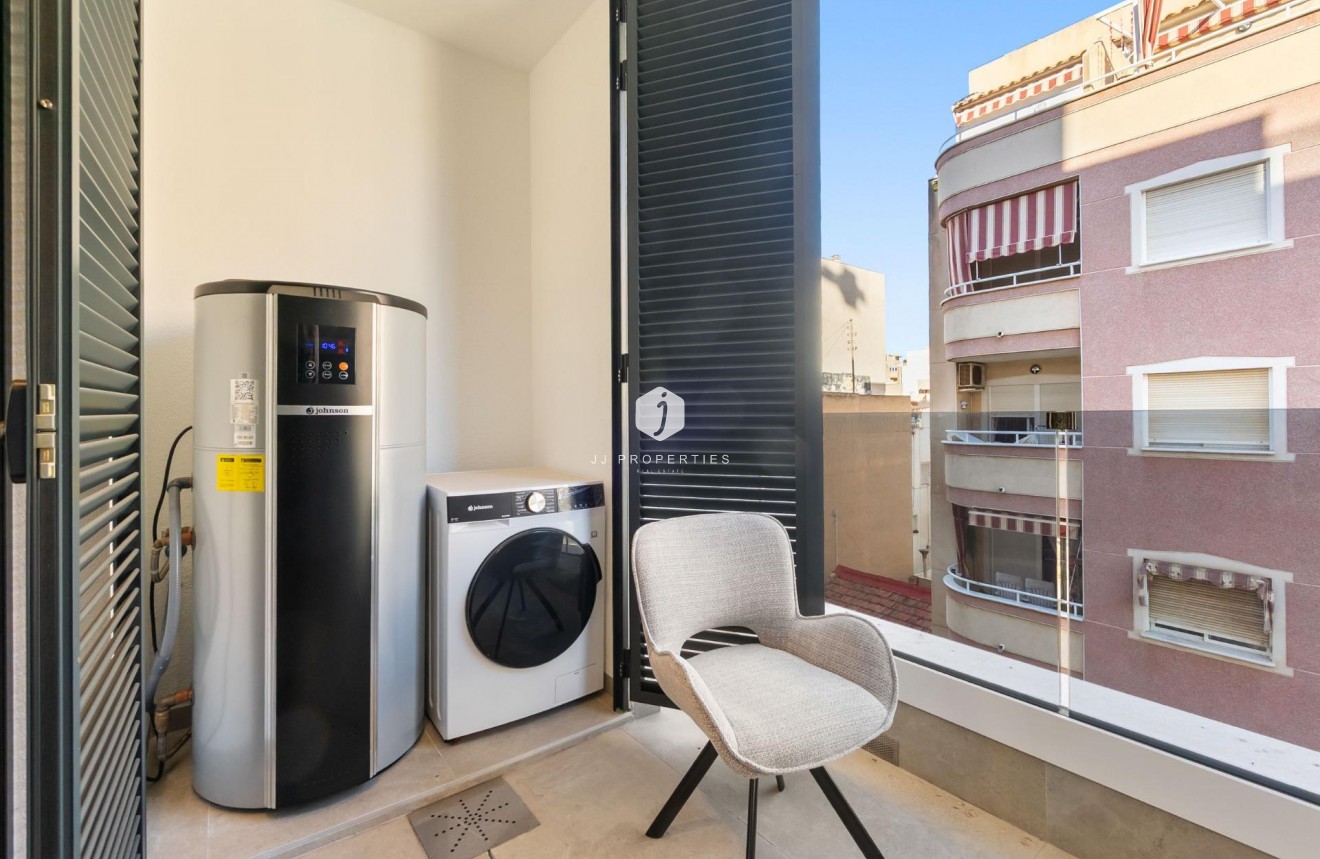 Resale - Apartment / flat -
Torrevieja - Playa del Cura