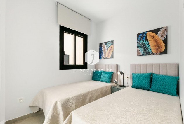 Resale - Apartment / flat -
Torrevieja - Playa del Cura