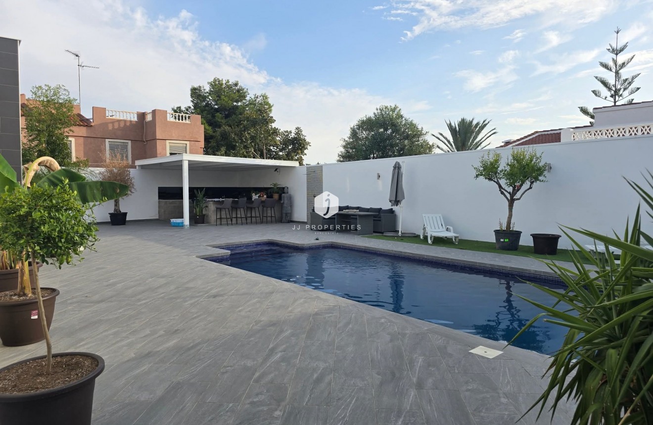 Aus zweiter Hand - Villa -
Rojales - Inland