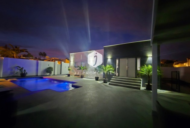 Aus zweiter Hand - Villa -
Rojales - Inland