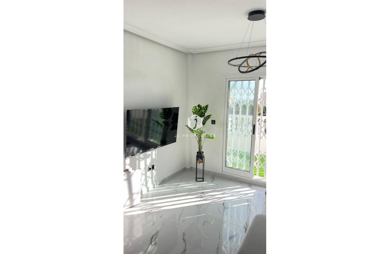 Aus zweiter Hand - Penthouse -
Orihuela Costa - La Zenia