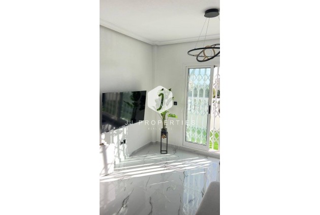 Aus zweiter Hand - Penthouse -
Orihuela Costa - La Zenia