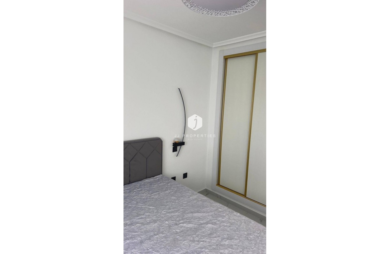 Aus zweiter Hand - Penthouse -
Orihuela Costa - La Zenia