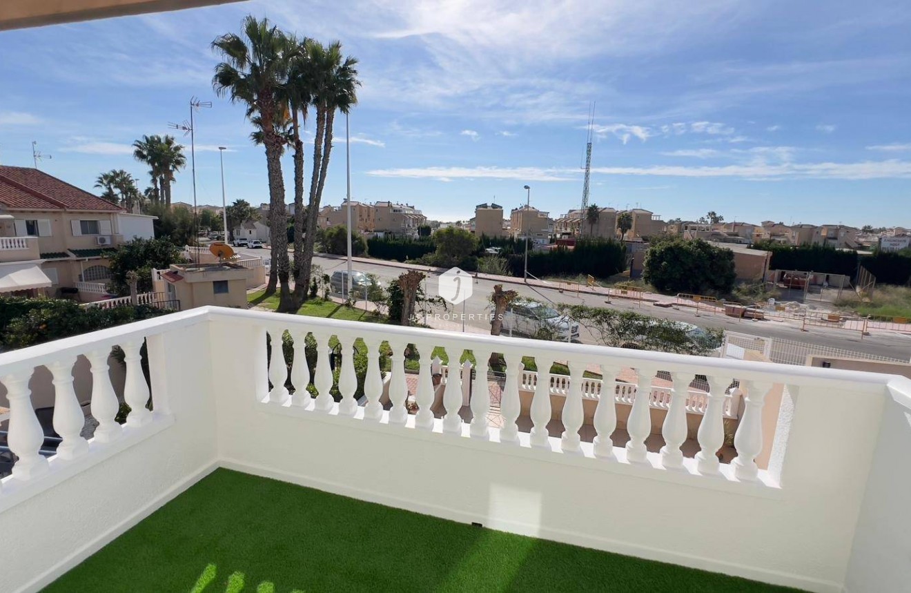 Aus zweiter Hand - Penthouse -
Orihuela Costa - La Zenia