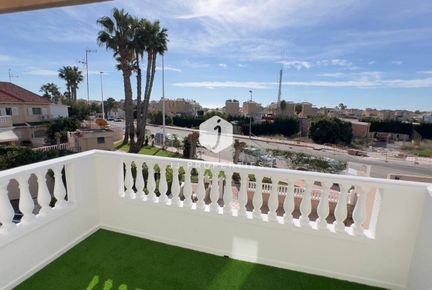 Aus zweiter Hand - Penthouse -
Orihuela Costa - La Zenia