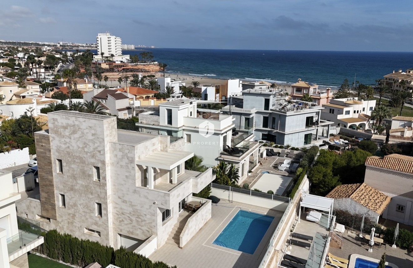 Aus zweiter Hand - Villa -
La Zenia - Costa Blanca
