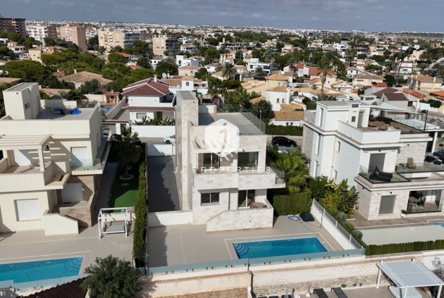 Aus zweiter Hand - Villa -
La Zenia - Costa Blanca