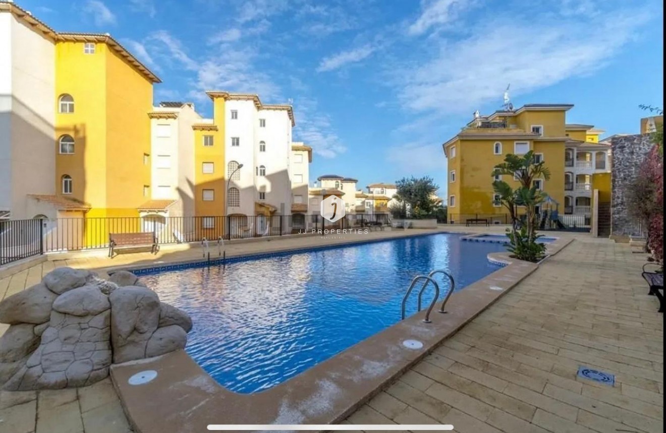 Aus zweiter Hand - Wohnung -
Campoamor - Costa Blanca