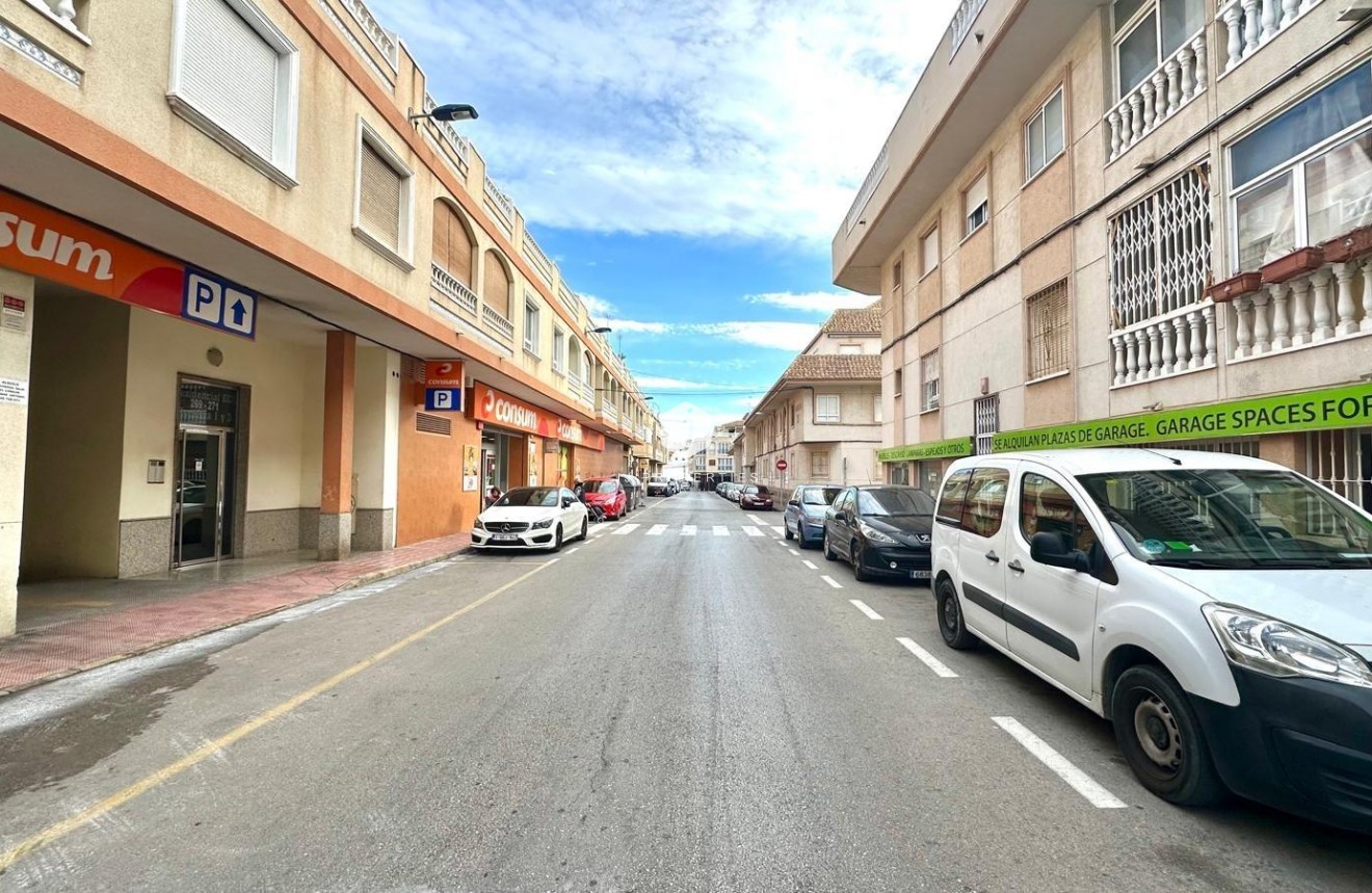 Resale - Apartment / flat -
Torrevieja - Centro
