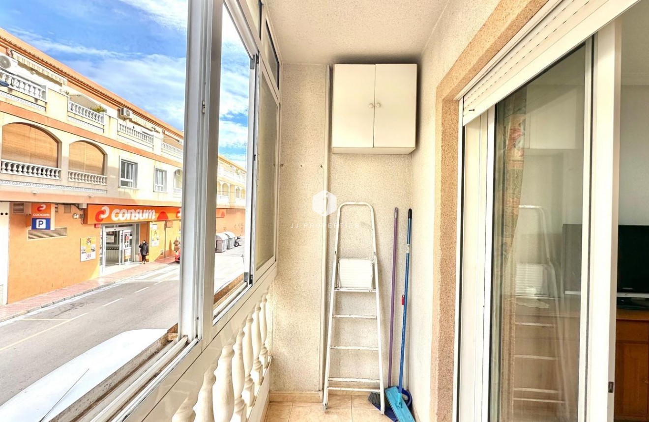 Resale - Apartment / flat -
Torrevieja - Centro