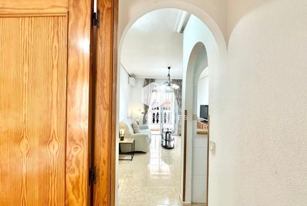 Resale - Apartment / flat -
Torrevieja - Centro