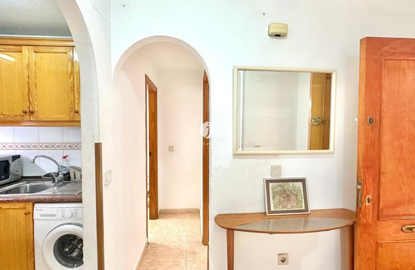 Resale - Apartment / flat -
Torrevieja - Centro