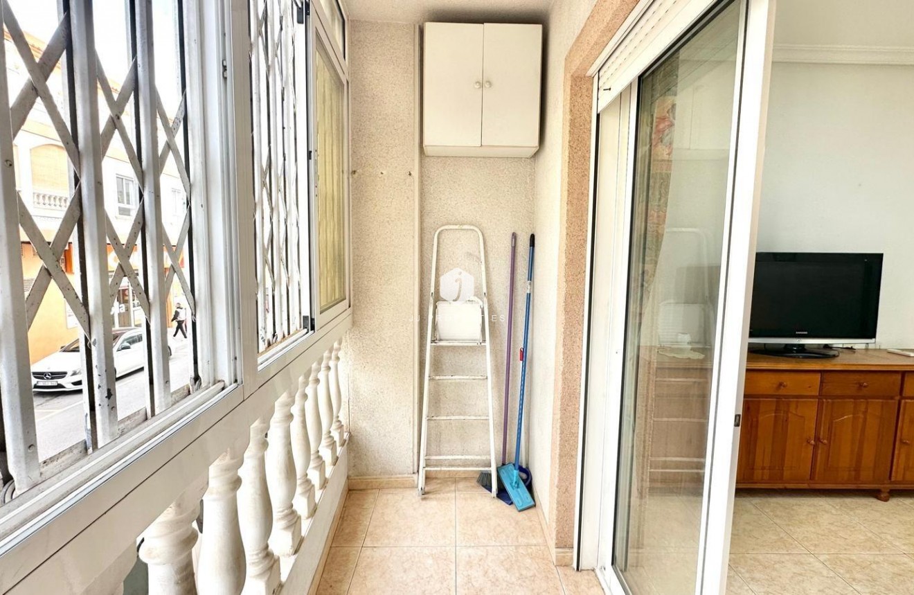 Resale - Apartment / flat -
Torrevieja - Centro