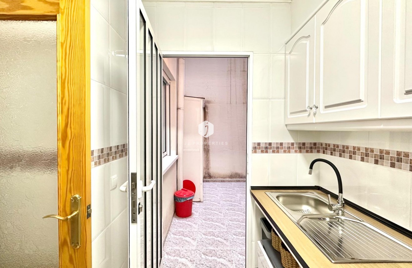 Aus zweiter Hand - Wohnung -
Torrevieja - Centro