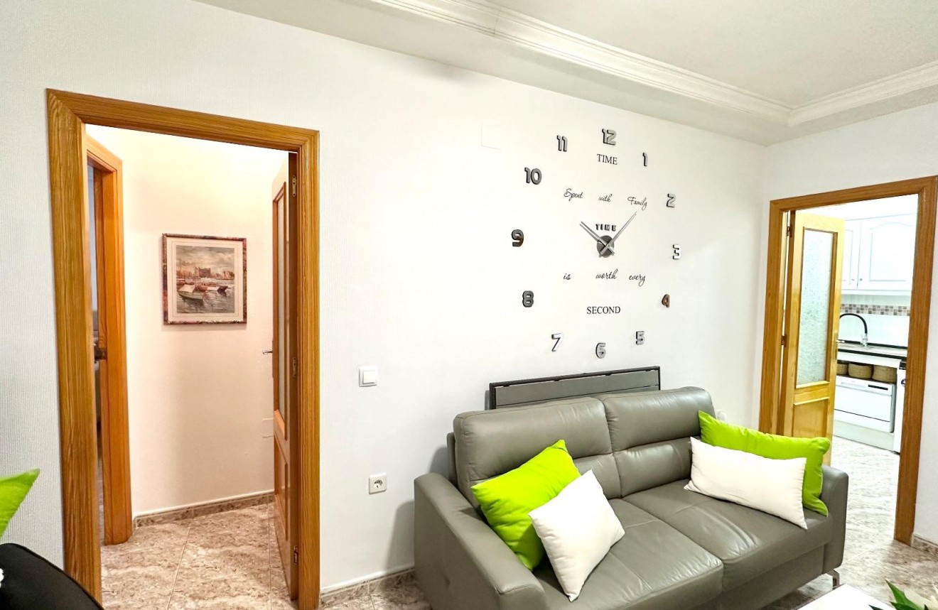 Aus zweiter Hand - Wohnung -
Torrevieja - Centro