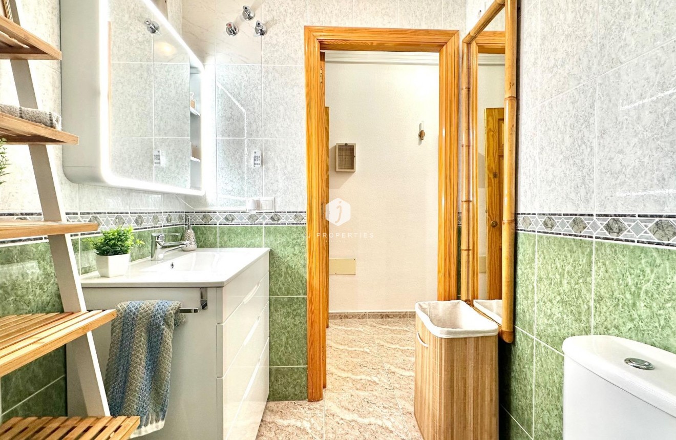 Aus zweiter Hand - Wohnung -
Torrevieja - Centro