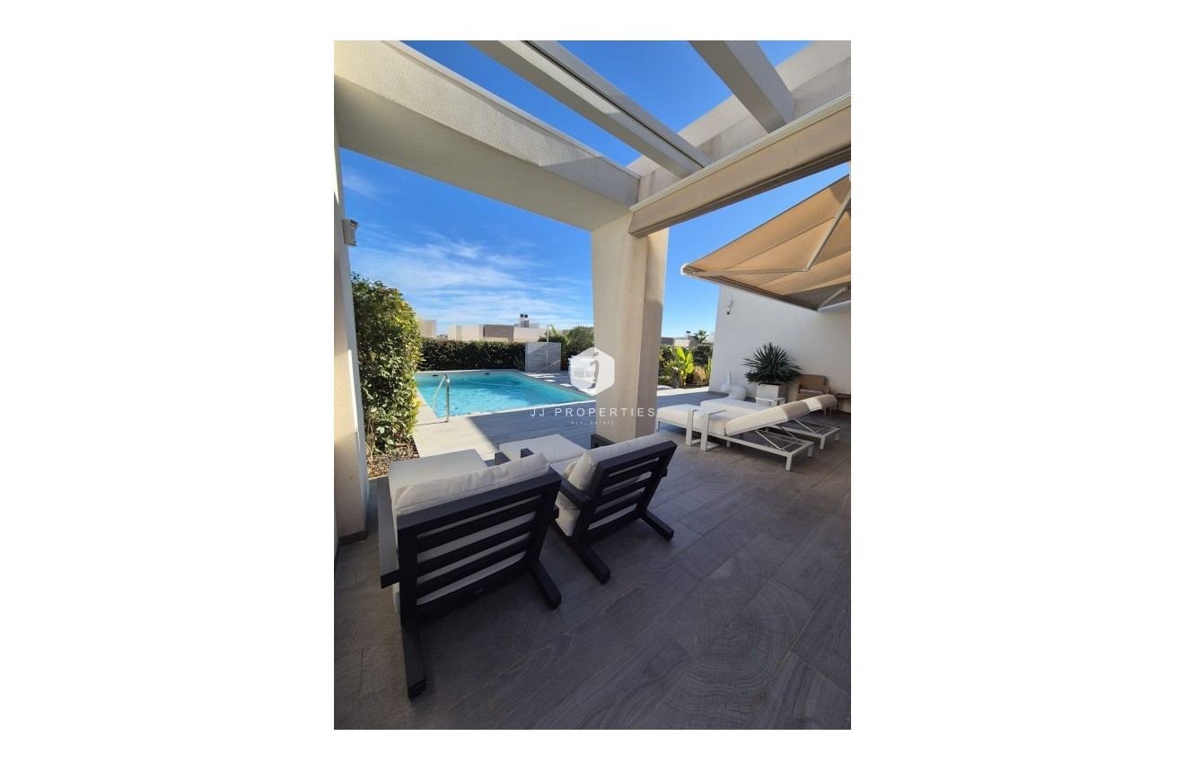 Aus zweiter Hand - Villa -
La Finca Golf Resort - Inland