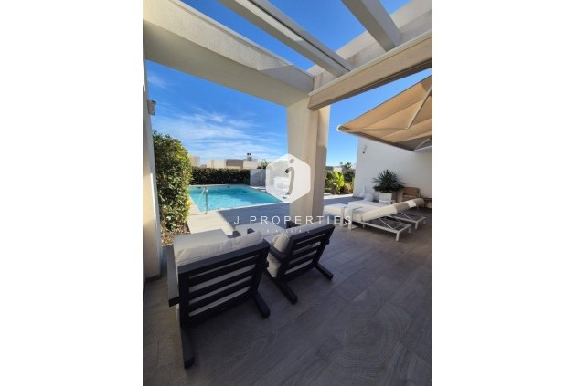 Aus zweiter Hand - Villa -
La Finca Golf Resort - Inland