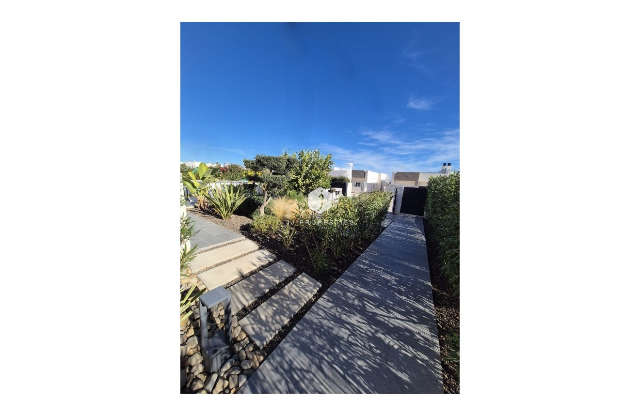 Aus zweiter Hand - Villa -
La Finca Golf Resort - Inland