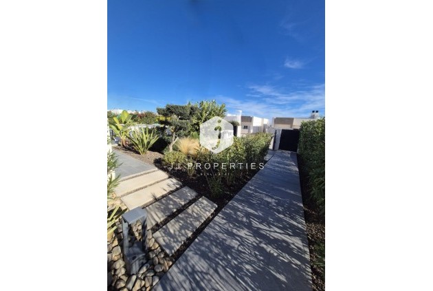 Aus zweiter Hand - Villa -
La Finca Golf Resort - Inland