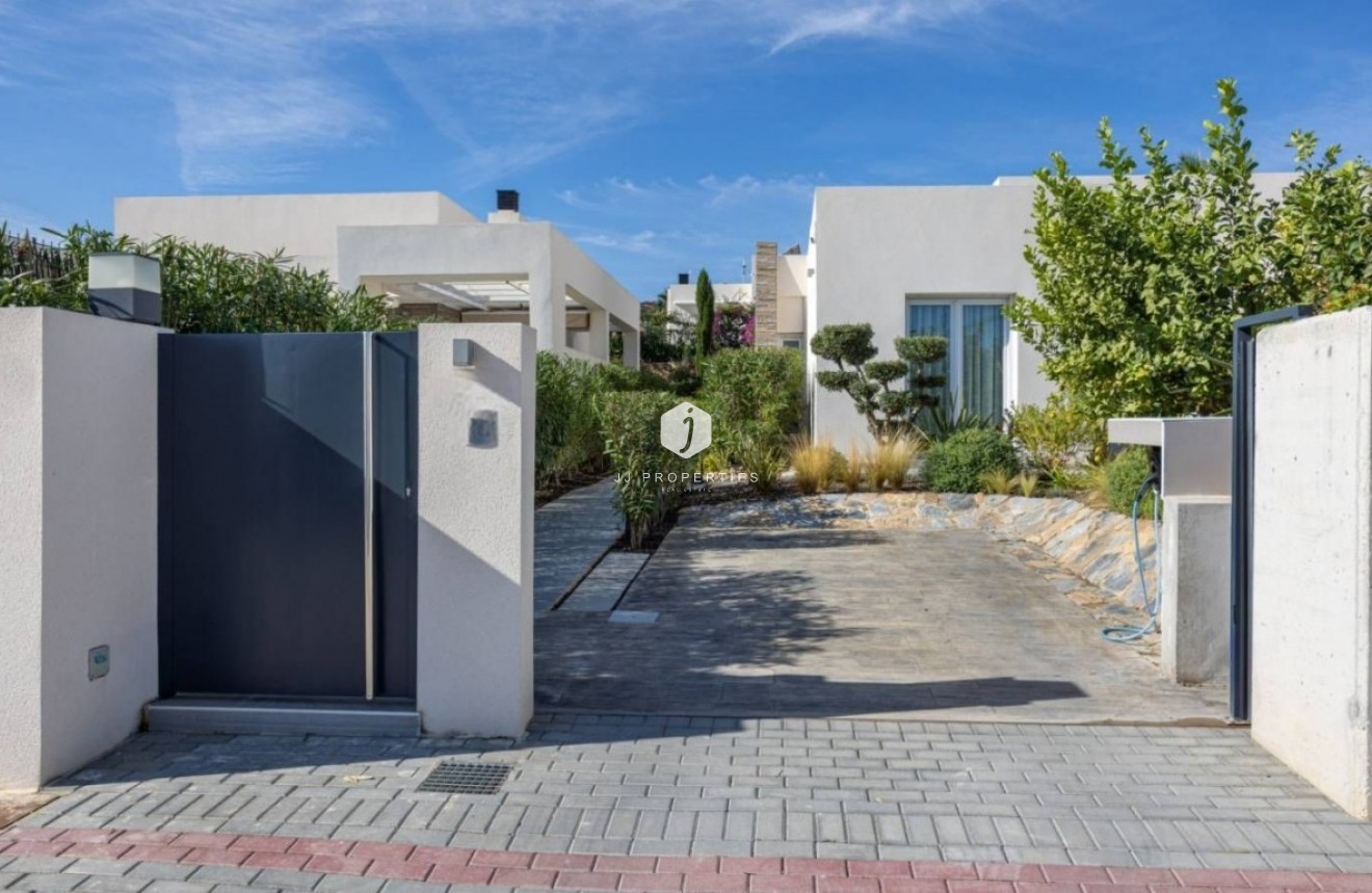 Aus zweiter Hand - Villa -
La Finca Golf Resort - Inland