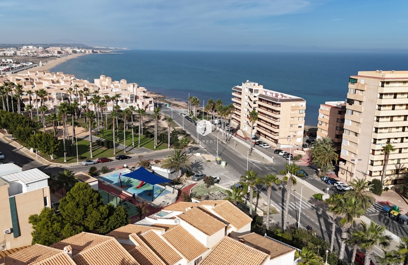 Aus zweiter Hand - Duplex -
La Mata - Costa Blanca