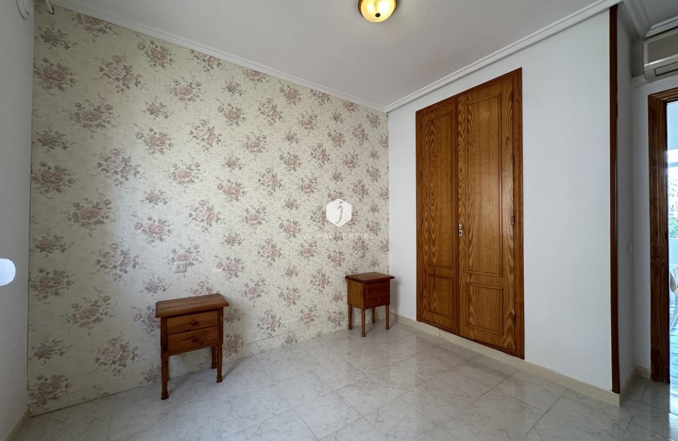 Aus zweiter Hand - Duplex -
La Mata - Costa Blanca